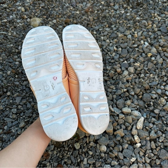 UGG Willows Casual Everyday Sneakers Peach Orange Size 8.5 Women’s Knit Upper - Picture 10 of 12